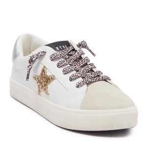 Steve Madden Pursued Sneakers, Size 8M